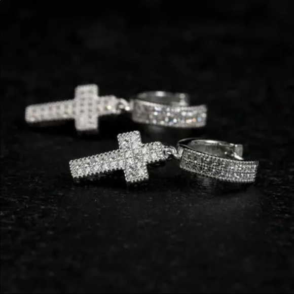 Men’s 925 Silver Hoop Cross Stud Diamond Earrings - Picture 2 of 3